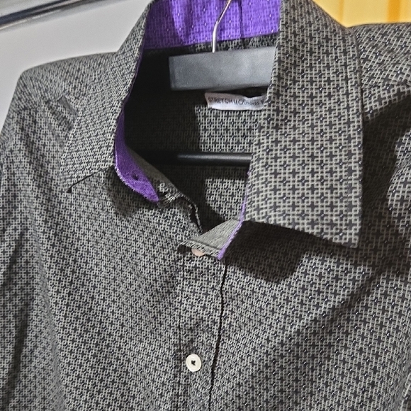 Elegant Black Patterned Men's Shirt - Picture 2 of 5